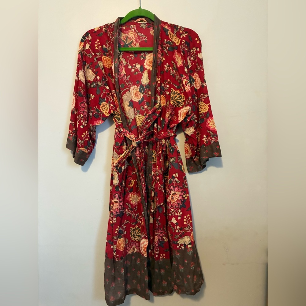 Floral Red Robe - Picture 3 of 4
